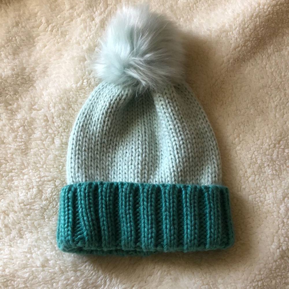 Winter hat with puff